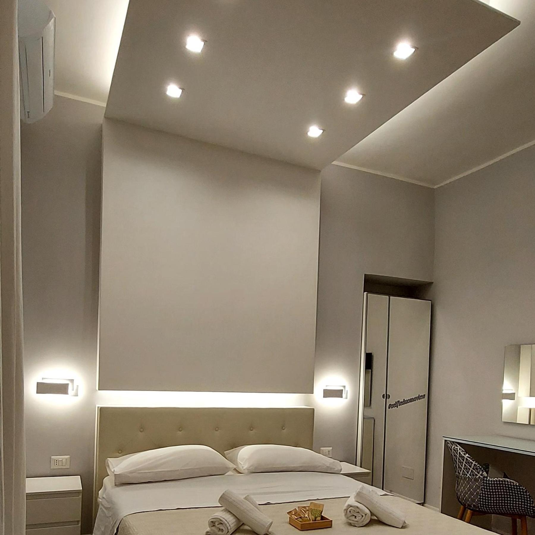 Duomo View Naples Bed & Breakfast Room photo